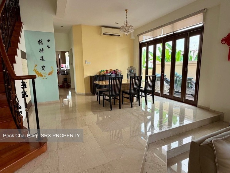 Phillips Avenue (D19), Semi-Detached #572382261